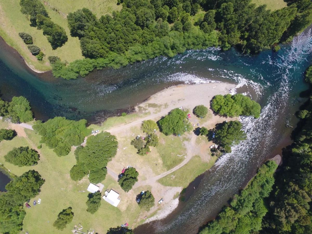 Cabañas Los Canelos Pucon, Hermosa Granja de 20 hectaréas a orillas del Río Liucura Exterior foto