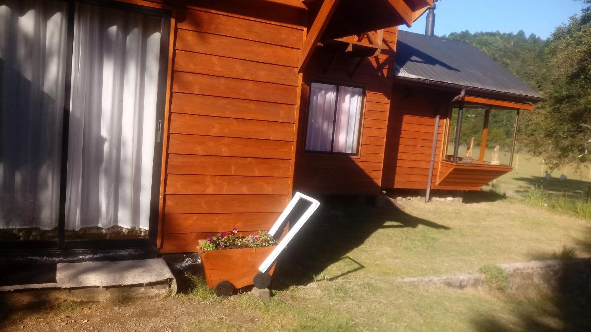 Cabañas Los Canelos Pucon, Hermosa Granja de 20 hectaréas a orillas del Río Liucura Exterior foto