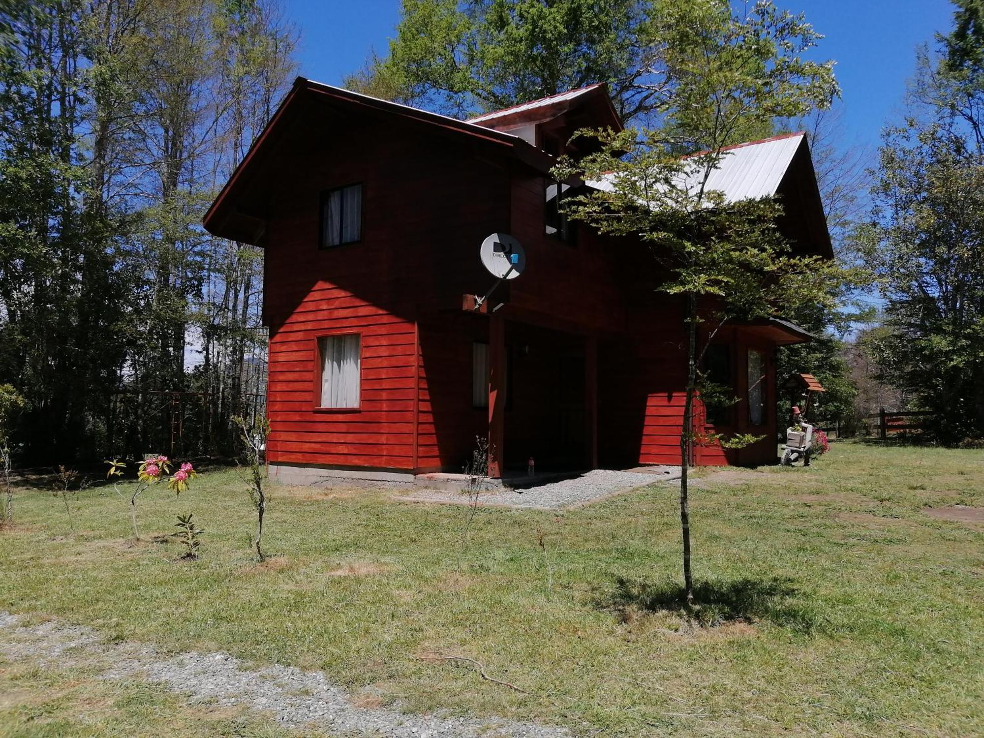 Cabañas Los Canelos Pucon, Hermosa Granja de 20 hectaréas a orillas del Río Liucura Exterior foto