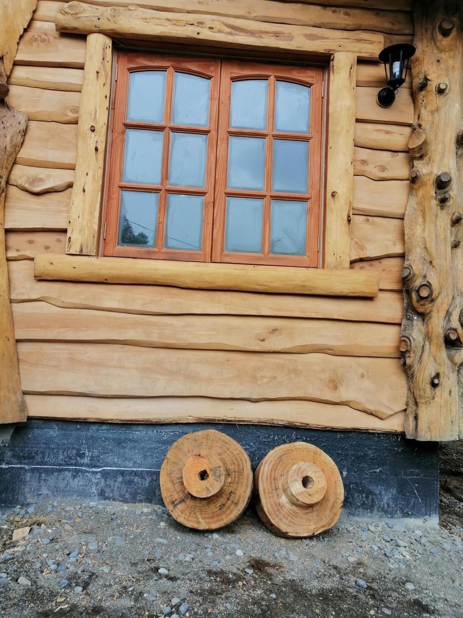 Cabañas Los Canelos Pucon, Hermosa Granja de 20 hectaréas a orillas del Río Liucura Exterior foto