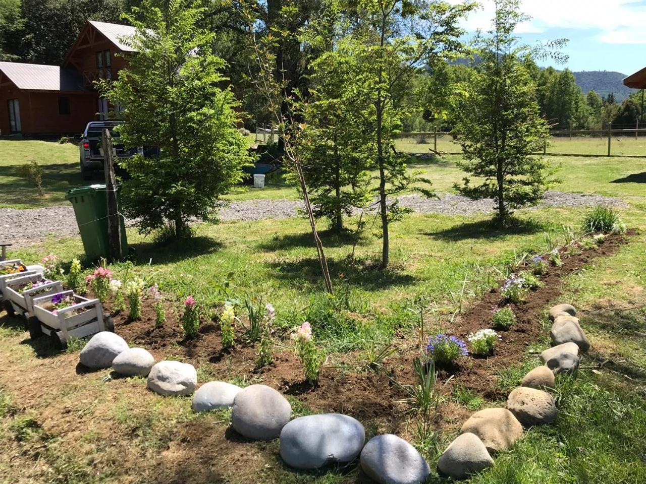 Cabañas Los Canelos Pucon, Hermosa Granja de 20 hectaréas a orillas del Río Liucura Exterior foto