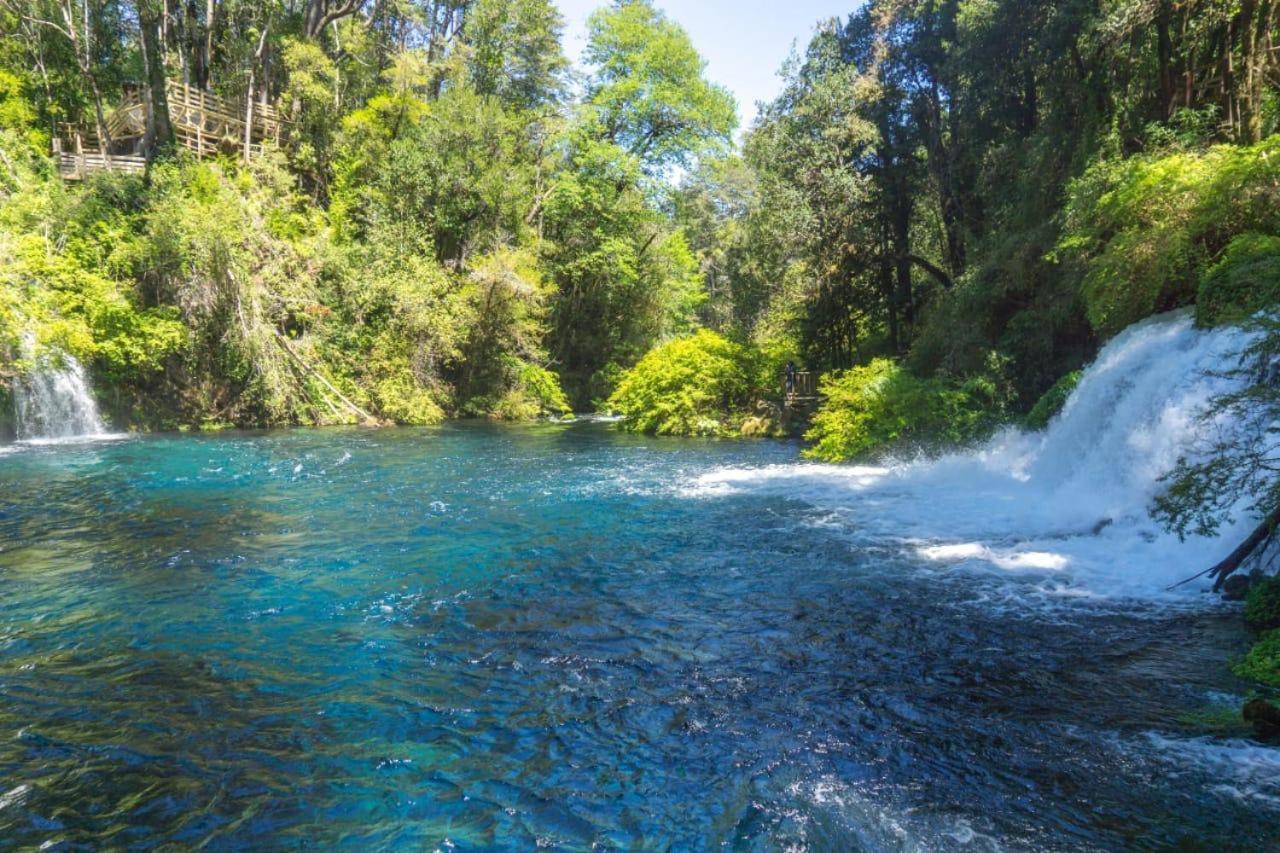 Cabañas Los Canelos Pucon, Hermosa Granja de 20 hectaréas a orillas del Río Liucura Exterior foto